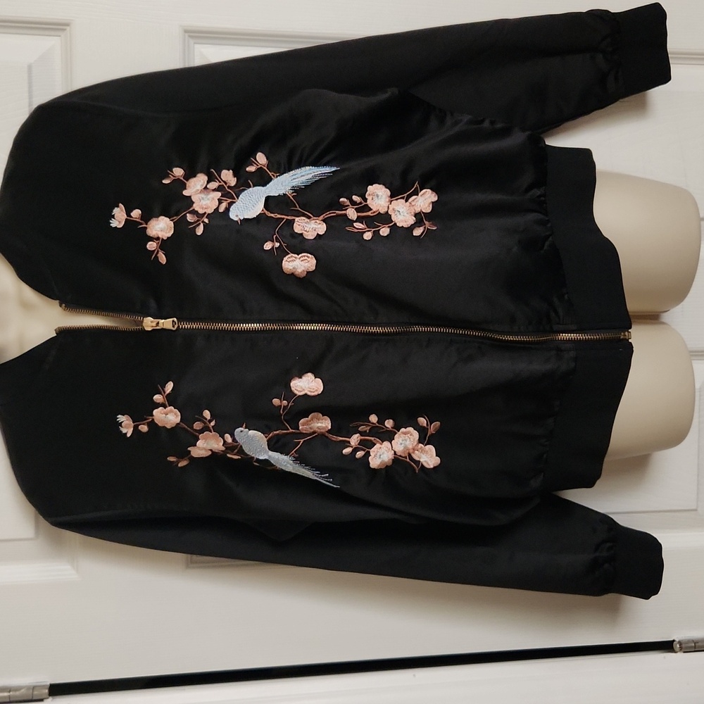 Embroidered Jacket With Pockets!